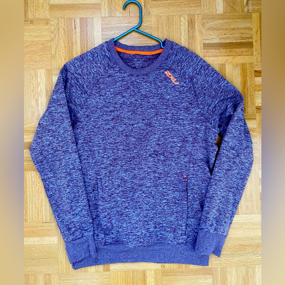 2XU (Australian Fitness brand) crew neck sweatshirt with zip pocket. Medium
